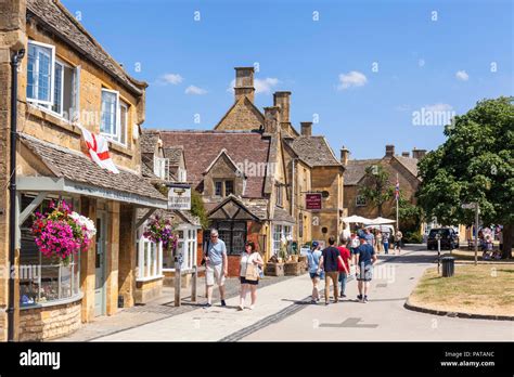 Broadway, England: All You Need to Know Before .